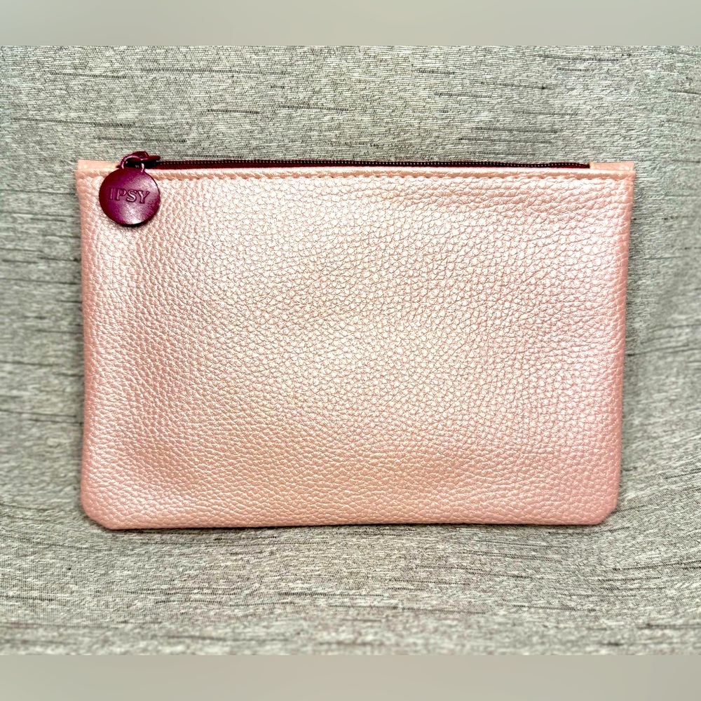 Ipsy - NWOT - Pearlized Pink makeup pouch / cosmetic case w/ purple zipper 7”x5”